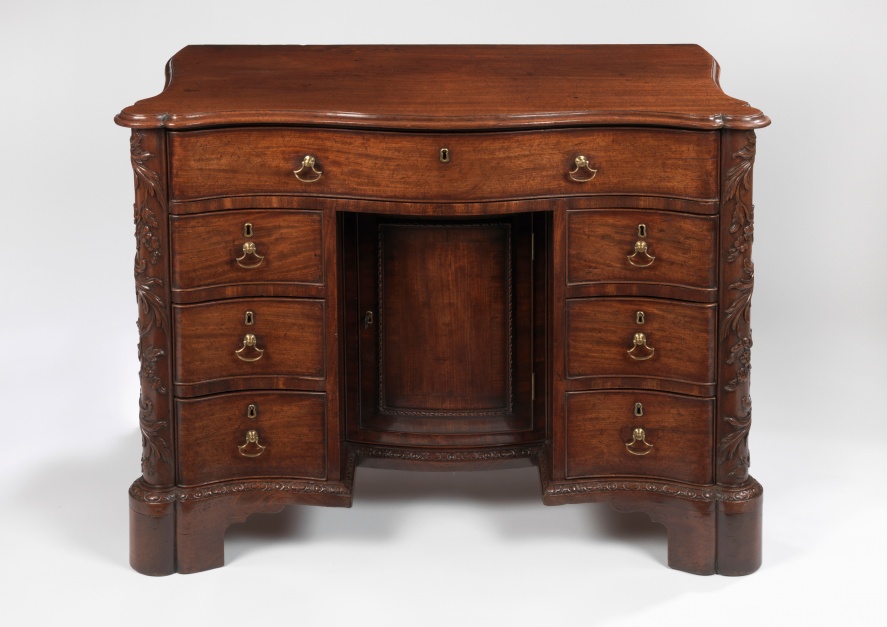 A Rare and Important George II Commode-Dressing Table :: Frank Partridge